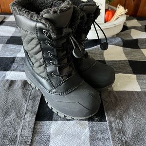 Boys boots
